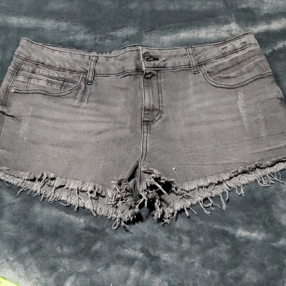 Women's Distressed Frayed Hem Denim Shorts - Gray